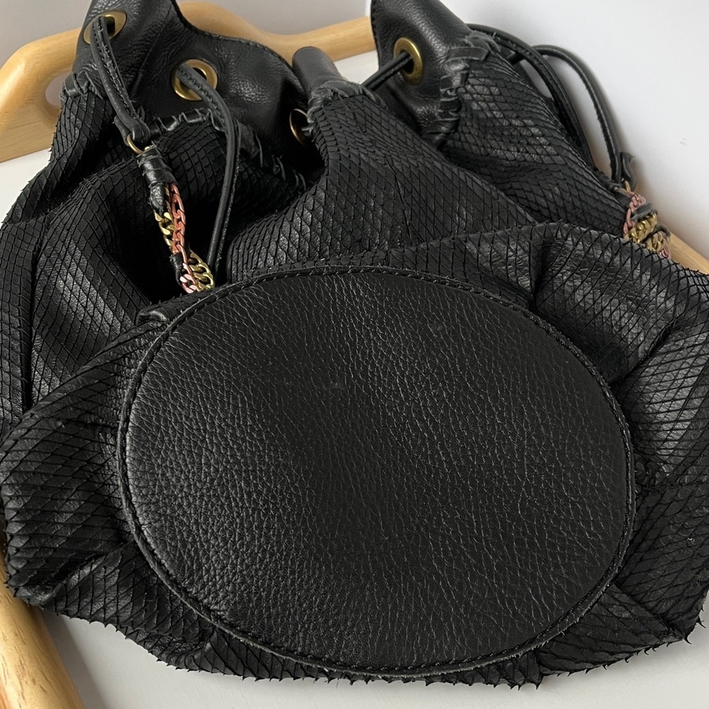 Rhythm & Rhyme Textured Black Leather Bucket Bag - Picture 11 of 16